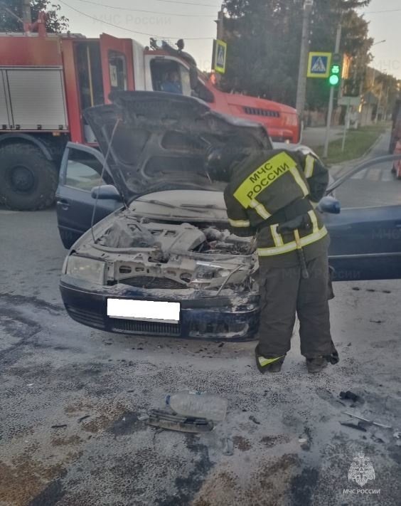 Спасатели МЧС принимали участие в ликвидации ДТП в г. Таруса, ул. К. Либкнехта